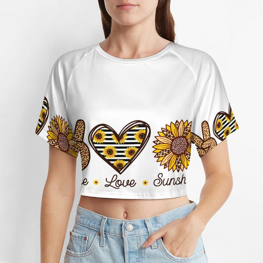 Short sleeved navel exposed